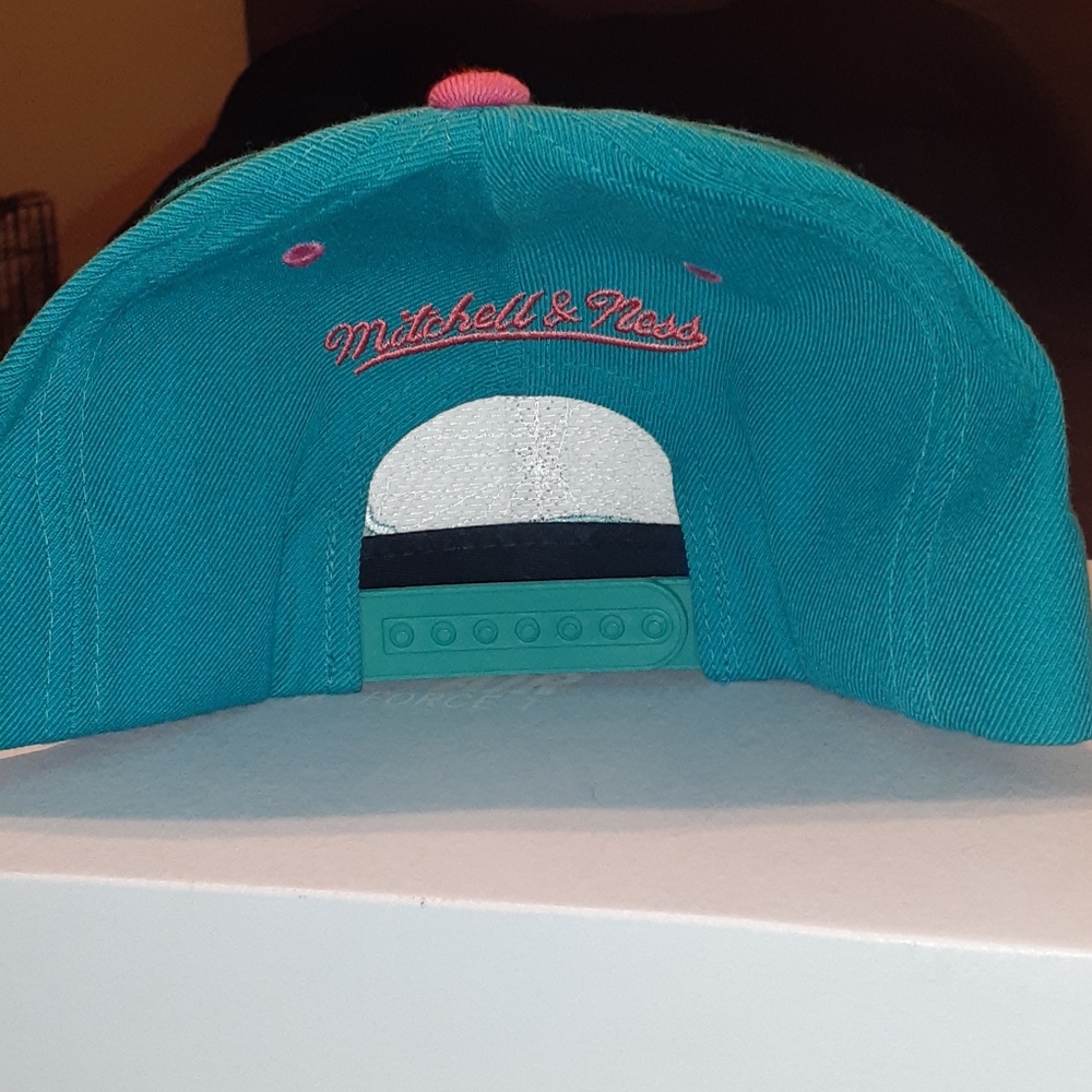 Snap Back - Picture 2 of 2